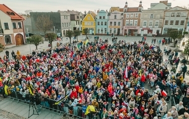 Rekordowa szkoła w rekordowym mieście - Największa liczba os&oacute;b śpiewających Kaszubskie Nuty 1