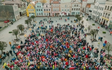 Rekordowa szkoła w rekordowym mieście - Największa liczba os&oacute;b śpiewających Kaszubskie Nuty 3