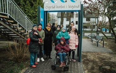 Otwarcie Ogrodu baśni i legend na motywach morskich i kaszubskich przy Bibliotece Publicznej im. Zaślubin Polski z Morzem w Pucku 11