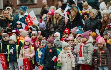 Obchody Święta Niepodległości w Pucku - Najliczinejsza &quot;Lekcja Historii&quot; 10