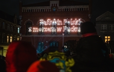 Pokaz laserowy "105. rocznica Zaślubin Polski z Morzem w Pucku" 6
