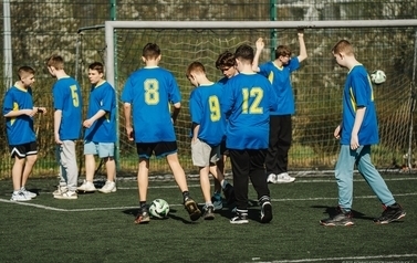 Podpisanie umowy na realizację zadania pn. &bdquo;Remont infrastruktury sportowej wraz z rozbi&oacute;rką zaplecza sanitarno &ndash; szatniowego&rdquo; 8