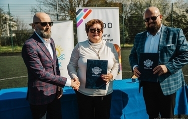 Podpisanie umowy na realizację zadania pn. &bdquo;Remont infrastruktury sportowej wraz z rozbi&oacute;rką zaplecza sanitarno &ndash; szatniowego&rdquo; 9