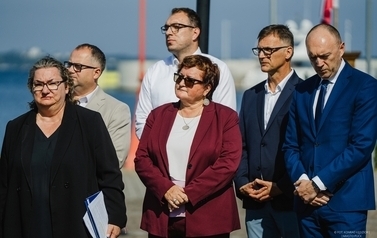 Podpisanie umowy na budowę falochronu zachodniego 2