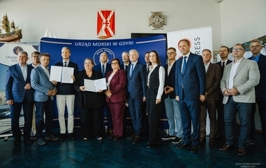 Podpisanie umowy na budowę falochronu zachodniego 6