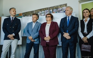Podpisanie umowy na budowę falochronu zachodniego 7