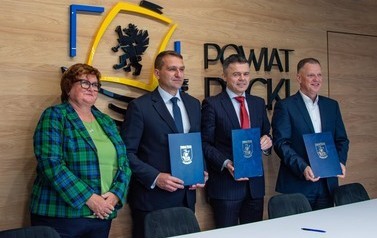 Podpisanie umowy na przebudowę drogi powiatowej nr 1440G w Pucku 2