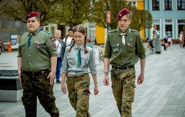 Majowe Świętowanie - Święto Flagi ze Szkołą Podstawową 6