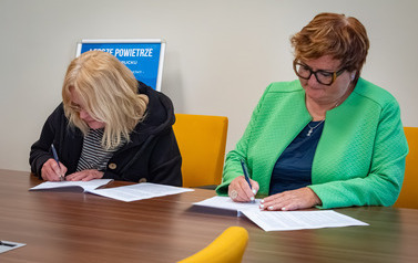 Kolejne podpisanie um&oacute;w z programu "Lepsze powietrze" 6