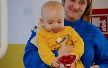 Odwiedziny Mikołaja na oddziale pediatrii w Szpitalu Puckim 9