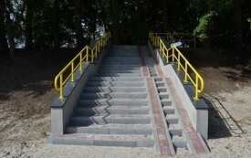 Kolejne wyremontowane schody na plażę 5
