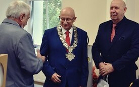 Wręczenie Burmistrz Miasta Puck medalu 40-lecia PZD 2