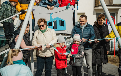 Zdjęcie do Otwarcie nowego placu zabaw zrealizowanego w ramach Budżetu Obywatelskiego 2023 r. w Pucku &ndash; zadanie pn. &bdquo;Bezpieczny plac zabaw&rdquo;.