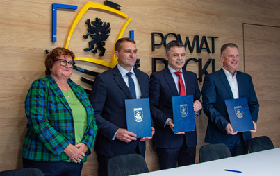 Zdjęcie do Podpisanie Umowy na Przebudowę Drogi Powiatowej nr 1440G w Pucku